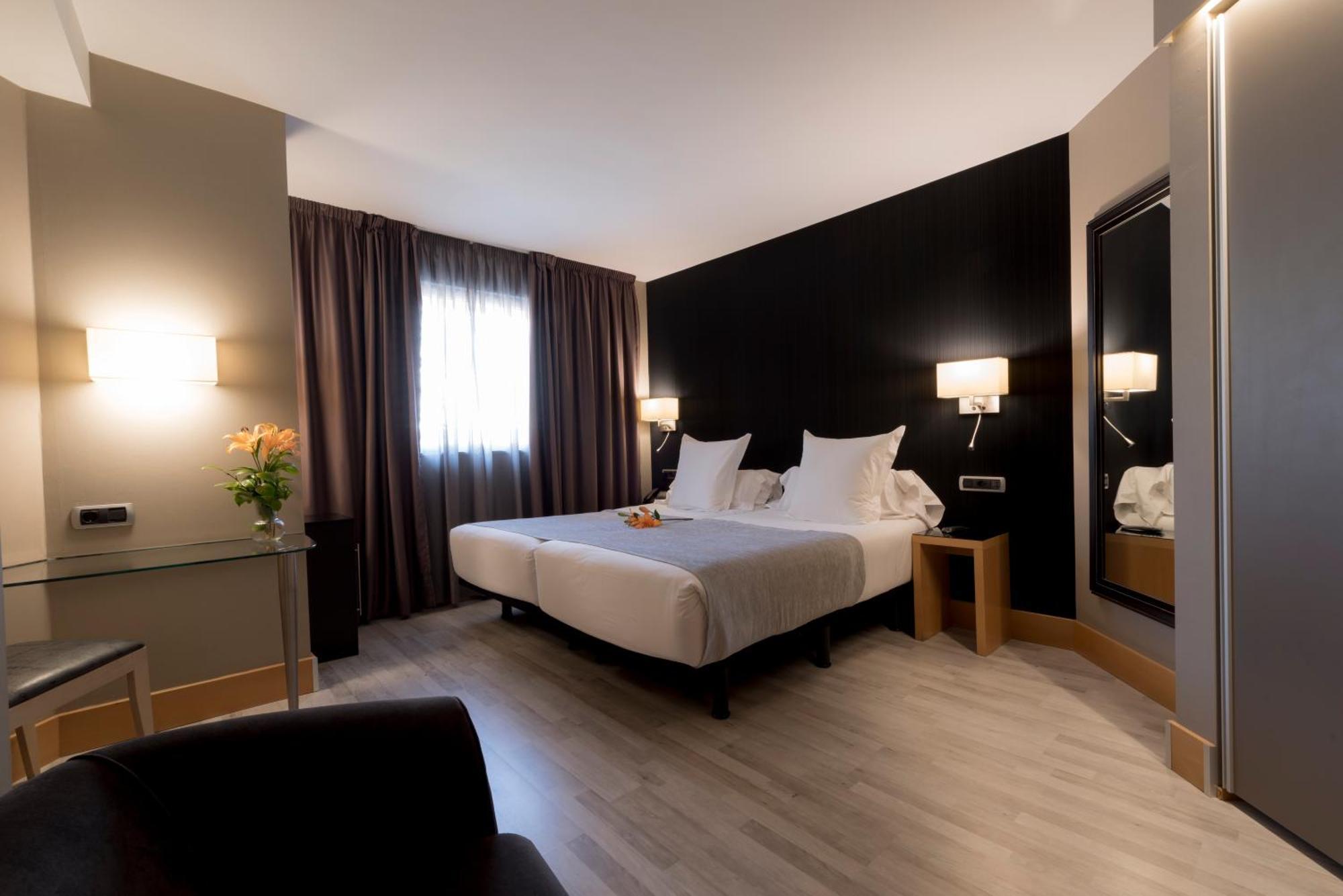 Hotel Plaza آكورونيا المظهر الخارجي الصورة
