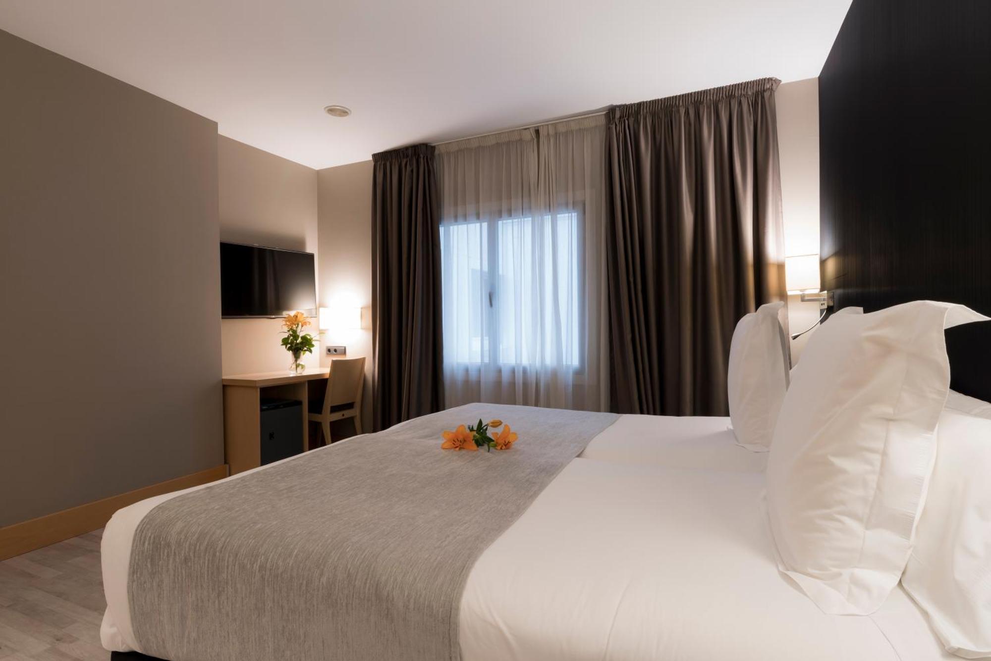 Hotel Plaza آكورونيا المظهر الخارجي الصورة