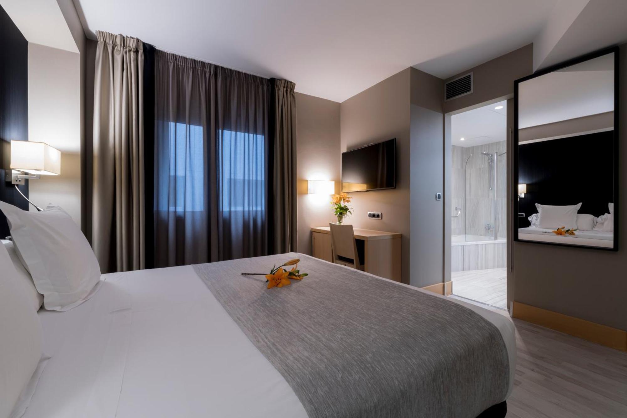 Hotel Plaza آكورونيا المظهر الخارجي الصورة
