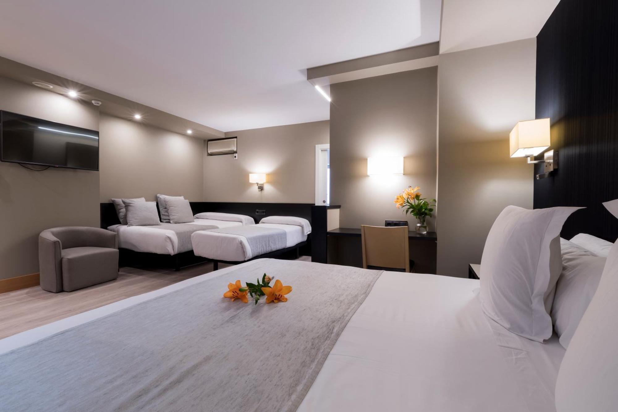 Hotel Plaza آكورونيا المظهر الخارجي الصورة