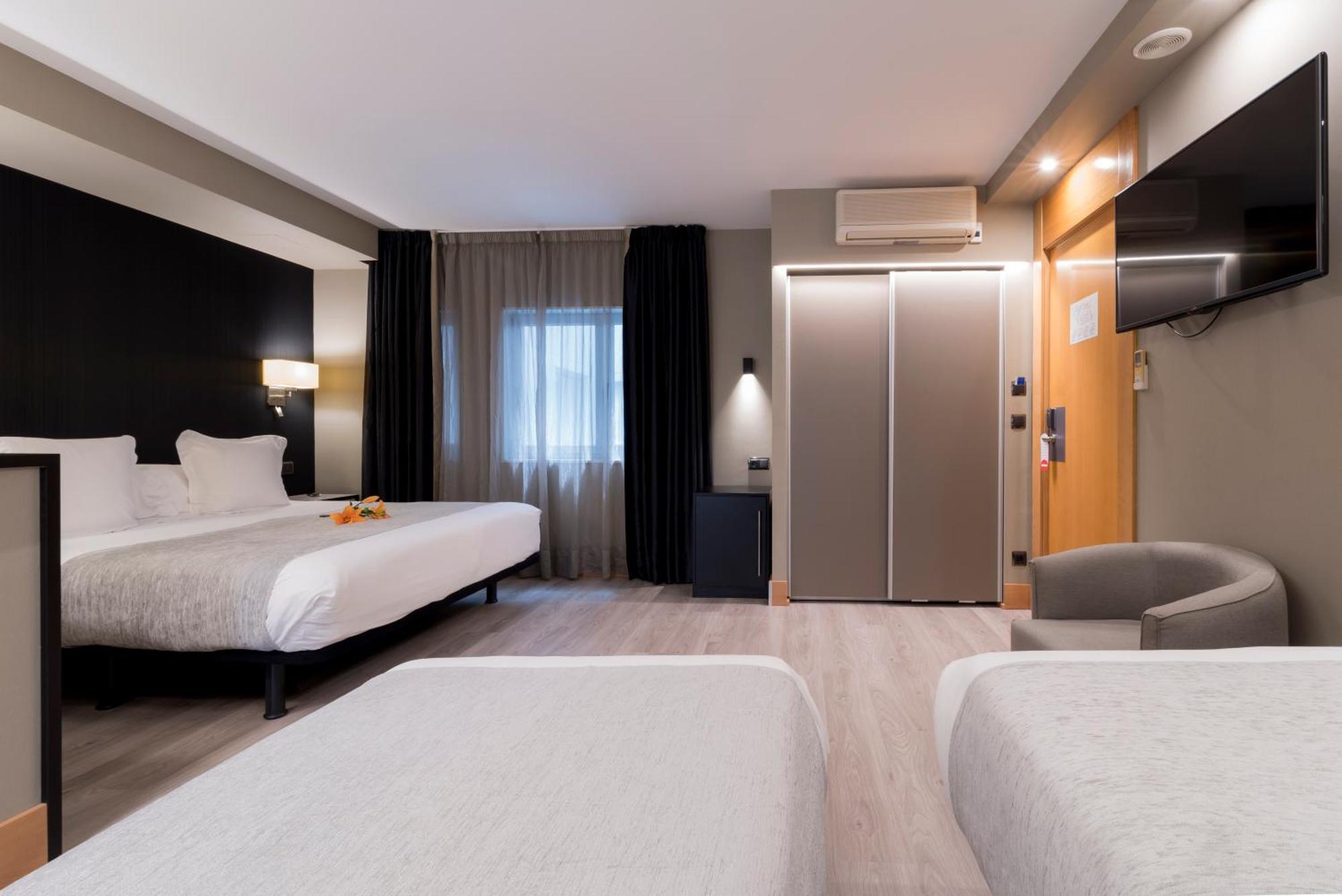 Hotel Plaza آكورونيا المظهر الخارجي الصورة